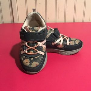 Osh Kosh Bgosh Flowered Velcro Sneakers Size T9